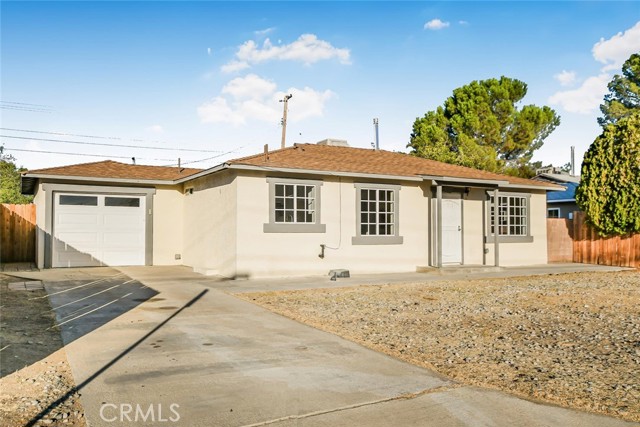 Detail Gallery Image 1 of 15 For 44431 11th St, Lancaster,  CA 93534 - 3 Beds | 1 Baths