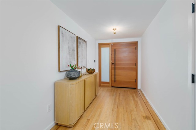 4676 Arriba Drive, Tarzana CA: https://media.crmls.org/medias/9f5ab962-bc1e-4af3-97b4-7e3623cbf290.jpg