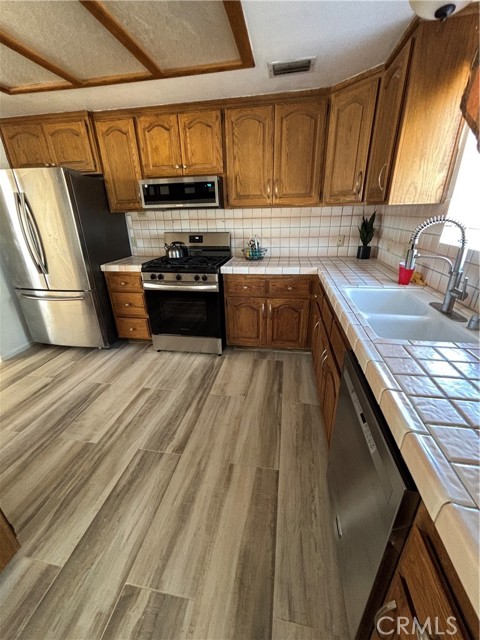 Detail Gallery Image 5 of 21 For 5180 Deer Creek Way, Paso Robles,  CA 93446 - 3 Beds | 2 Baths
