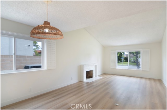 Detail Gallery Image 5 of 31 For 1110 Redding Ave, Costa Mesa,  CA 92626 - 4 Beds | 2 Baths