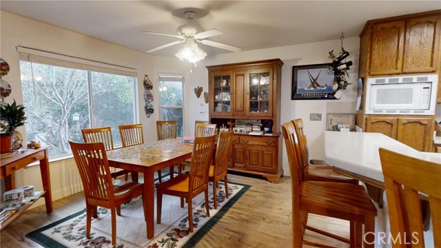 Detail Gallery Image 10 of 43 For 212 Hill View Ln., Coalinga,  CA 93210 - 5 Beds | 3 Baths