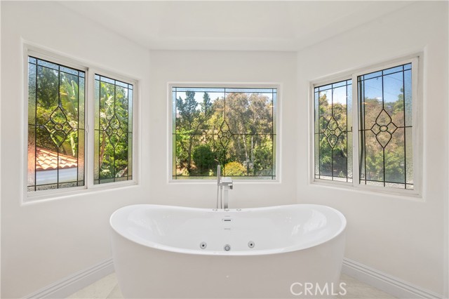 3856 Vista Linda Drive, Encino CA: https://media.crmls.org/medias/9f5bf734-15bd-4ab5-bd4b-e2d3f1f2a112.jpg