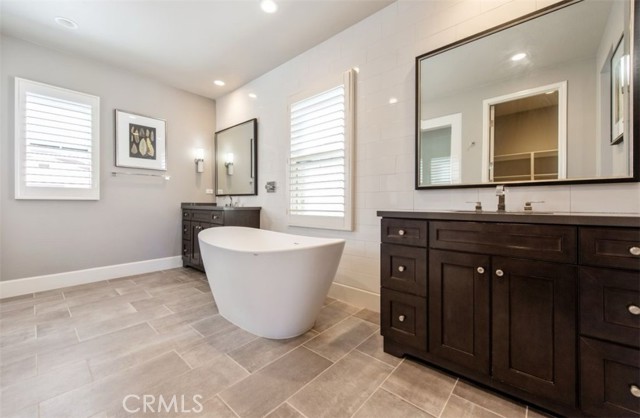 Detail Gallery Image 16 of 22 For 117 Frontier, Irvine,  CA 92620 - 4 Beds | 4/1 Baths