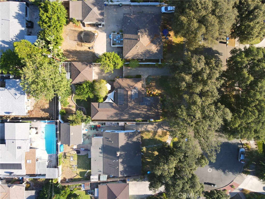 https://media.crmls.org/medias/9f5c4635-0d7f-4cd1-ae05-afaf9b6115ff.jpg?preset=X-Large