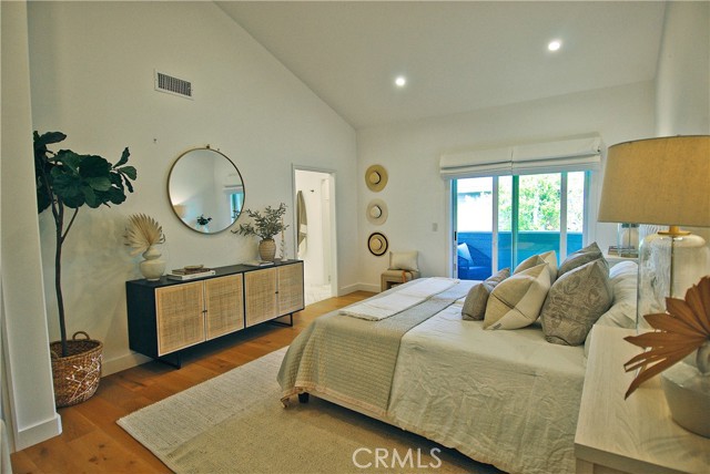 Primary suite with Balcony
