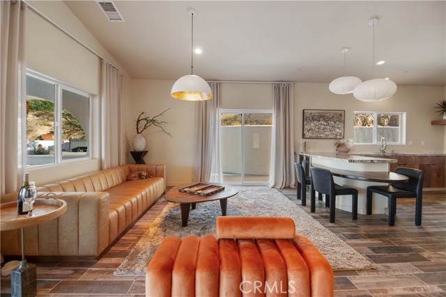 54001 Ridge Road, Yucca Valley CA: https://media.crmls.org/medias/9f5d1a5d-b3cb-439f-a5fb-b4f171960ecc.jpg