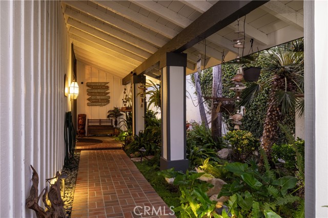 Detail Gallery Image 24 of 30 For 3 White Water Dr, Corona Del Mar,  CA 92625 - 3 Beds | 3/1 Baths