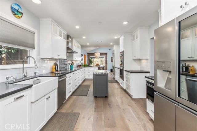 732 36th Street, Manhattan Beach, California 90266, 4 Bedrooms Bedrooms, ,3 BathroomsBathrooms,Residential,Sold,36th,SB21235456