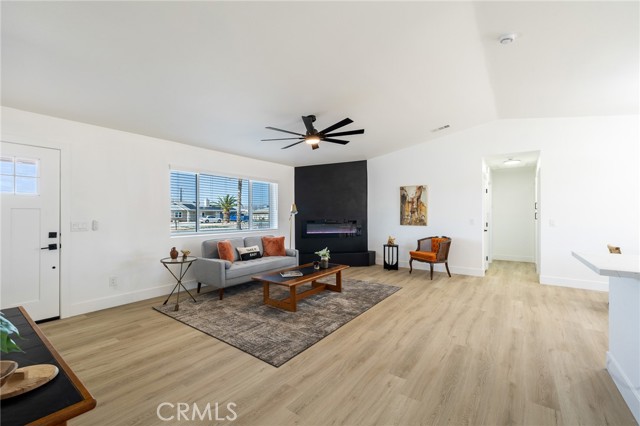 Detail Gallery Image 5 of 36 For 22717 Itasca Rd, Apple Valley,  CA 92308 - 3 Beds | 2 Baths