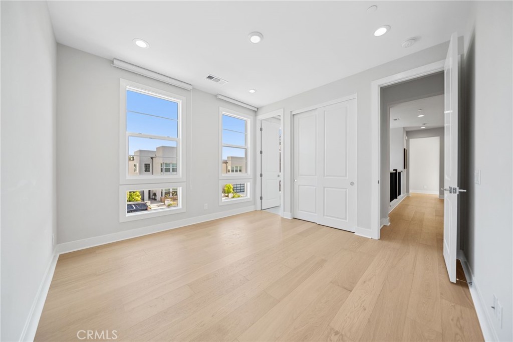 MLS #OC25239001 image #38