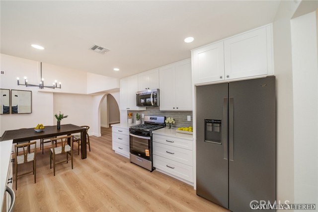 Detail Gallery Image 13 of 46 For 10524 58th St, Jurupa Valley,  CA 91752 - 5 Beds | 3/1 Baths