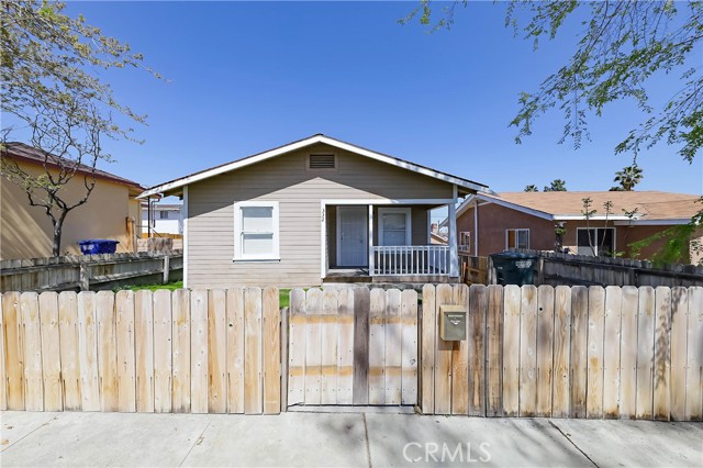 Detail Gallery Image 1 of 23 For 332 B St, Taft,  CA 93268 - 2 Beds | 1 Baths