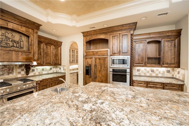 Detail Gallery Image 19 of 73 For 1340 Hidden Springs Dr, Corona,  CA 92881 - 7 Beds | 7/1 Baths