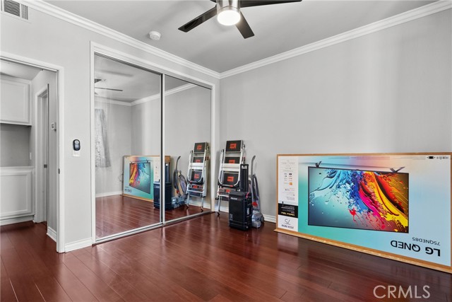 555 Maine Avenue, Long Beach CA: https://media.crmls.org/medias/9f628174-d239-4f3c-ad40-02f0b2ab5da9.jpg