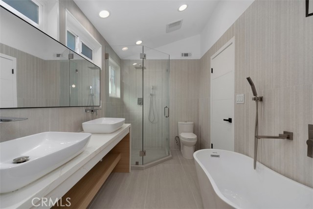 Detail Gallery Image 15 of 32 For 8167 Dartmoor Drive, Huntington Beach,  CA 92646 - 4 Beds | 2/1 Baths