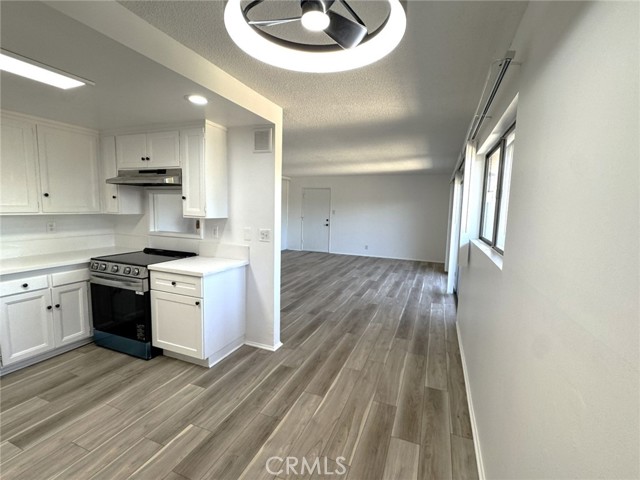Detail Gallery Image 3 of 23 For 14919 S Normandie Ave #18,  Gardena,  CA 90247 - 2 Beds | 1 Baths