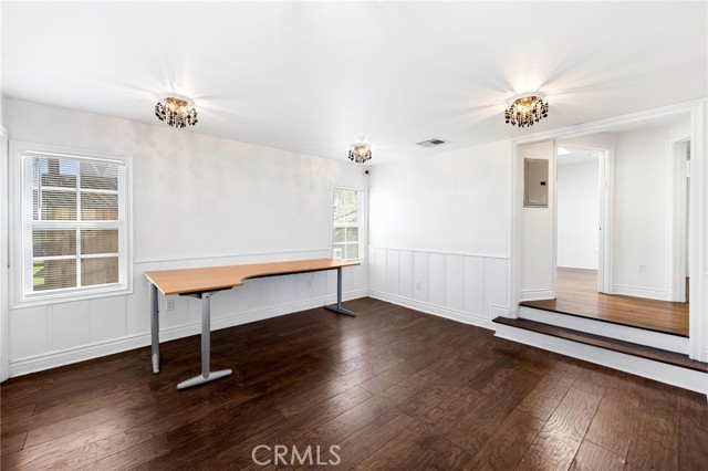 Detail Gallery Image 4 of 14 For 6000 Woodman Ave #A1,  Van Nuys,  CA 91401 - 2 Beds | 1 Baths