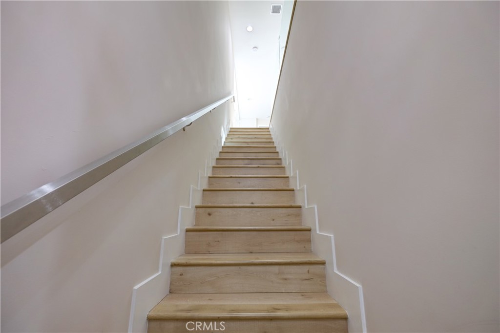 https://media.crmls.org/medias/9f63f34b-4521-4b04-ba33-26289044b5b0.jpg?preset=X-Large