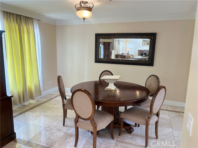 Detail Gallery Image 13 of 58 For 24633 Stagg St, West Hills,  CA 91304 - 5 Beds | 3 Baths