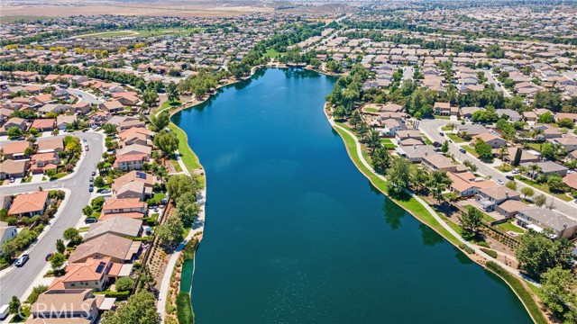 29409 Lake Hills Drive, Menifee CA: https://media.crmls.org/medias/9f6421e5-d435-4a92-b556-c48f662d7879.jpg