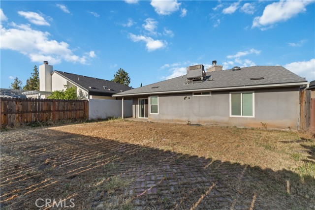 2433 N Knoll Avenue, Fresno CA: https://media.crmls.org/medias/9f648f19-e6ed-476f-88c1-bd911c4caa8a.jpg