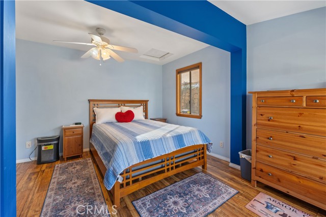 Detail Gallery Image 21 of 28 For 19160 Ingomar St, –,  CA 91335 - 2 Beds | 2 Baths