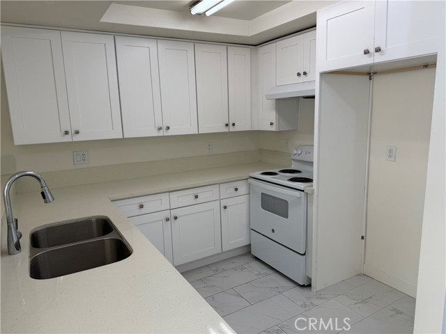 Detail Gallery Image 5 of 10 For 631 S Fairview St 5f,  Santa Ana,  CA 92704 - 2 Beds | 1/1 Baths