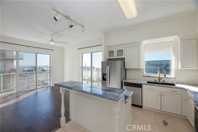 Detail Gallery Image 3 of 51 For 388 E Ocean #703,  Long Beach,  CA 90802 - 2 Beds | 2 Baths
