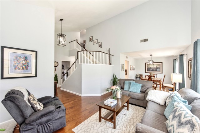 18 Hazelnut, Irvine CA: https://media.crmls.org/medias/9f65d48d-6224-48ca-823b-b2791f36c71f.jpg