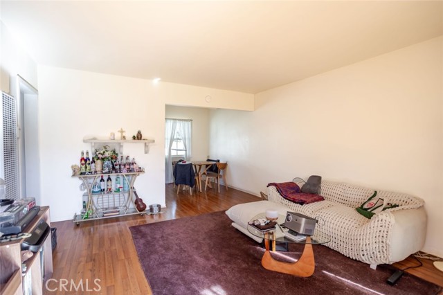 Detail Gallery Image 15 of 23 For 2010 N Los Robles Ave, Pasadena,  CA 91104 - – Beds | – Baths