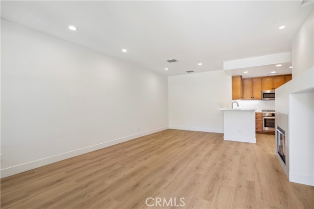205 Danbrook, Irvine CA: https://media.crmls.org/medias/9f67bf49-8cae-4d55-95db-8317a1c67fd3.jpg