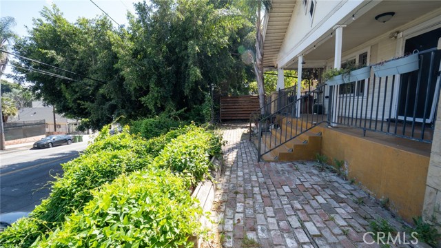 Detail Gallery Image 5 of 29 For 449 N Virgil, Los Angeles,  CA 90004 - 2 Beds | 2 Baths