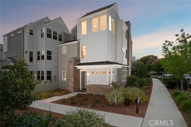 Front Image Thumbnail for CROC26091272