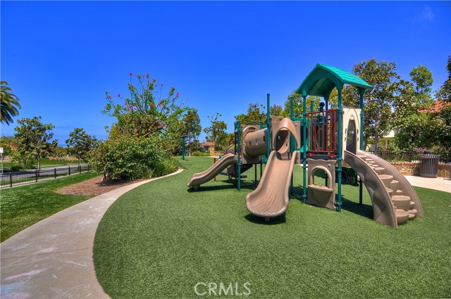 4901 Orleans Drive, Huntington Beach CA: https://media.crmls.org/medias/9f68e7d9-1475-49b9-aef9-6ab64cd027f3.jpg