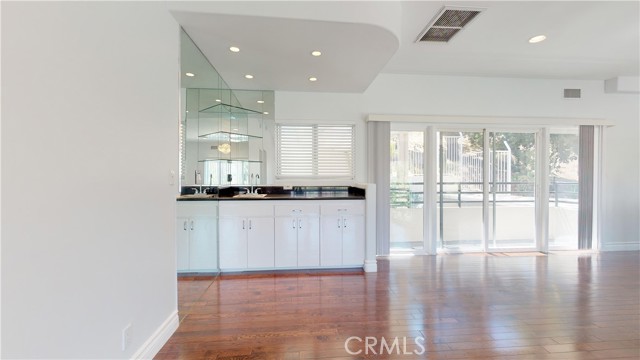 22500 N Summit Ridge Circle, Chatsworth CA: https://media.crmls.org/medias/9f6961a9-5c2f-47d2-983c-dcd88ad45f50.jpg