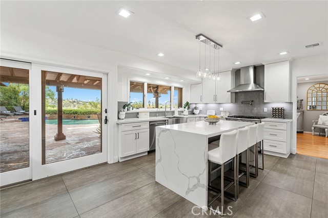 5005 Delita Place, Woodland Hills CA: https://media.crmls.org/medias/9f69d126-a52f-412f-b08c-518002065033.jpg