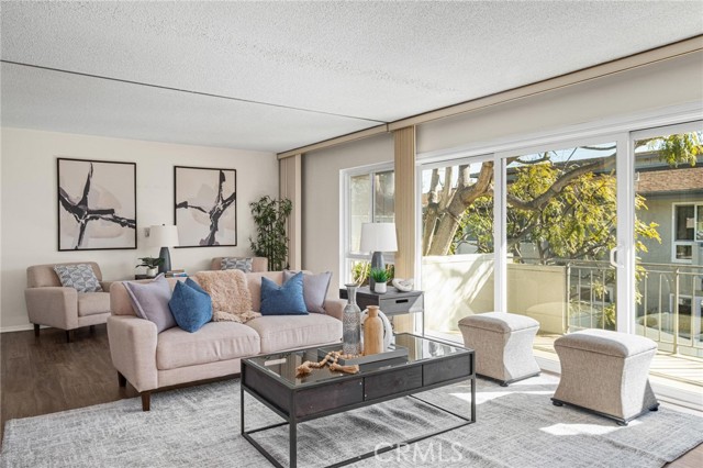 1745 Maple Avenue, Torrance CA: https://media.crmls.org/medias/9f6a14c8-b9d8-4f93-abb7-32766c104c92.jpg