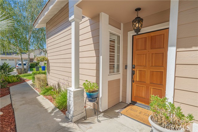 Detail Gallery Image 7 of 65 For 20019 Nutcracker Ct, Canyon Country,  CA 91351 - 4 Beds | 2/1 Baths