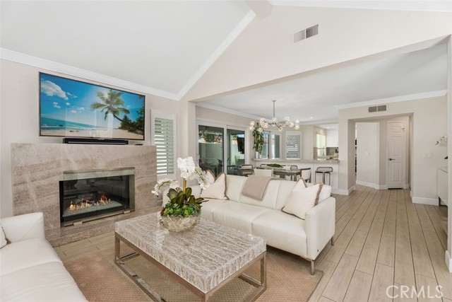 Detail Gallery Image 12 of 47 For 43 Gannet Ln, Newport Beach,  CA 92660 - 3 Beds | 2/1 Baths