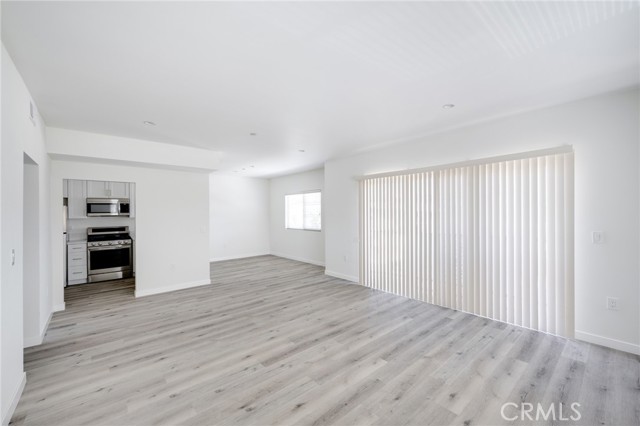 Detail Gallery Image 6 of 14 For 14526 Hartland St #308,  Van Nuys,  CA 91405 - 1 Beds | 1 Baths