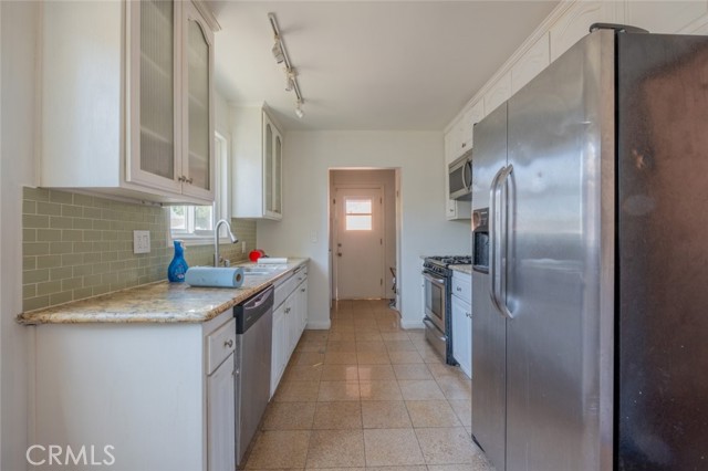Detail Gallery Image 9 of 18 For 7857 Whitsett Ave, North Hollywood,  CA 91605 - 4 Beds | 3 Baths