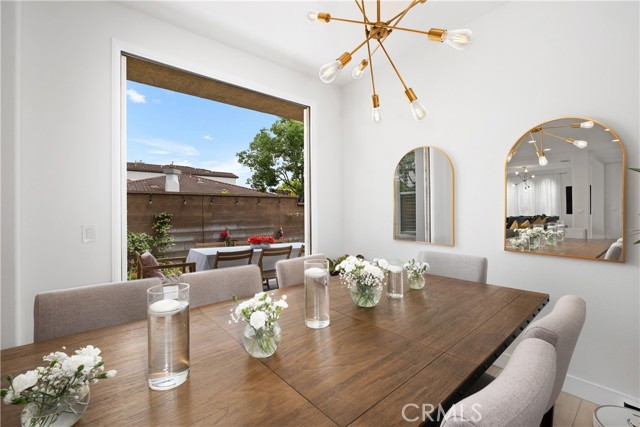 17 Crescent City, Irvine CA: https://media.crmls.org/medias/9f6be2d7-88b5-4f5c-bf2a-c632f9fa1a14.jpg