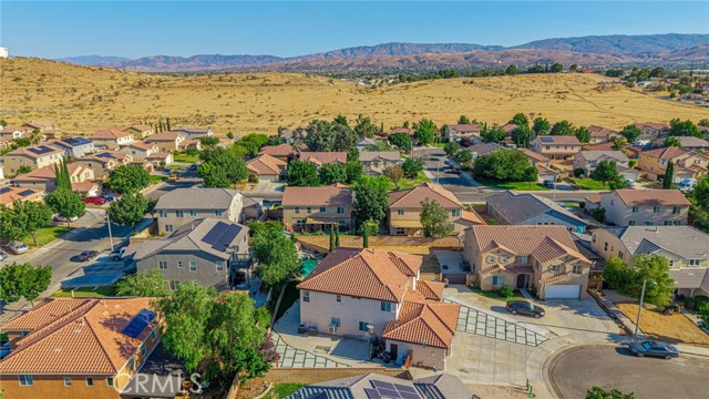 4302 Olivera Place, Lancaster CA: https://media.crmls.org/medias/9f6be52d-a4d1-4c09-a29d-06ab57bc7b08.jpg