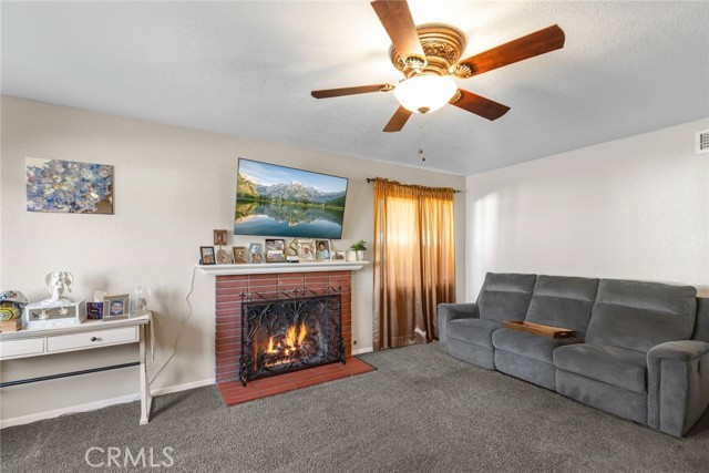 Detail Gallery Image 4 of 38 For 1189 Mesa Verde, San Bernardino,  CA 92404 - 3 Beds | 2 Baths