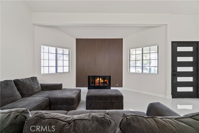 Detail Gallery Image 11 of 30 For 3367 Lathrop Ave, Simi Valley,  CA 93063 - 4 Beds | 2 Baths