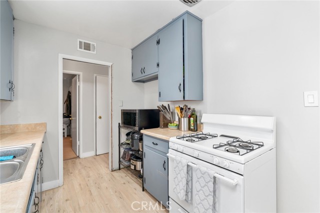 7839 Los Arboles Place, Riverside CA: https://media.crmls.org/medias/9f6c7be5-7628-44ed-9ebf-02219450da1e.jpg