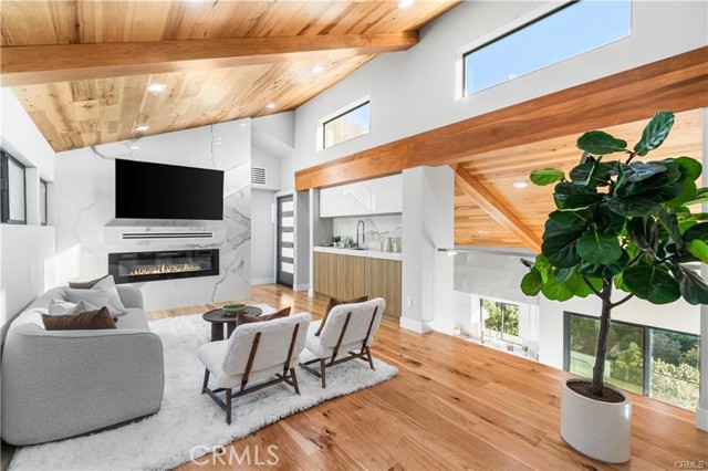 Detail Gallery Image 21 of 55 For 8566 Hollywood Bld, Los Angeles,  CA 90069 - 6 Beds | 6/1 Baths