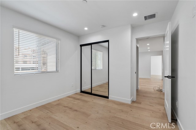 Detail Gallery Image 15 of 20 For 11140 Woodley Ave #1/2,  Granada Hills,  CA 91344 - 3 Beds | 2 Baths