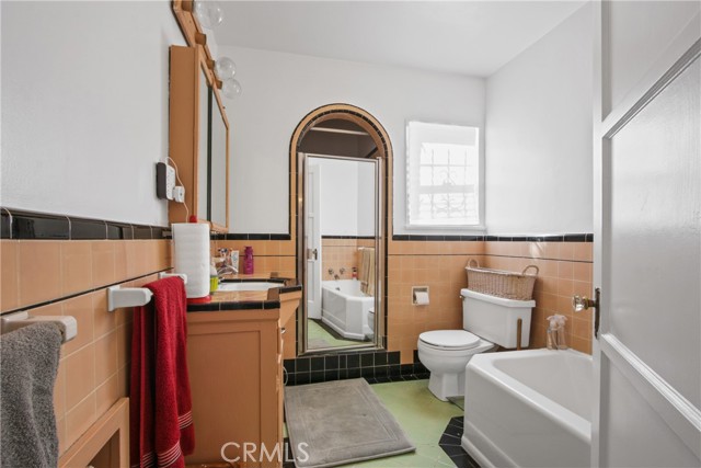 Detail Gallery Image 8 of 10 For 1448 W 90th, Los Angeles,  CA 90047 - 2 Beds | 1 Baths