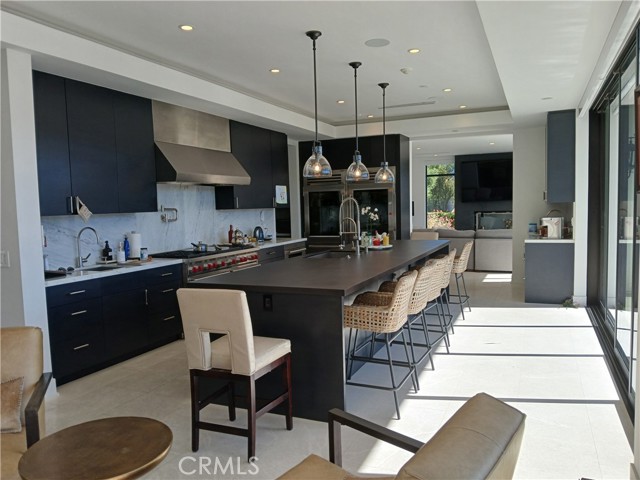 Detail Gallery Image 10 of 14 For 15819 High Knoll Rd, Encino,  CA 91436 - 6 Beds | 6/2 Baths